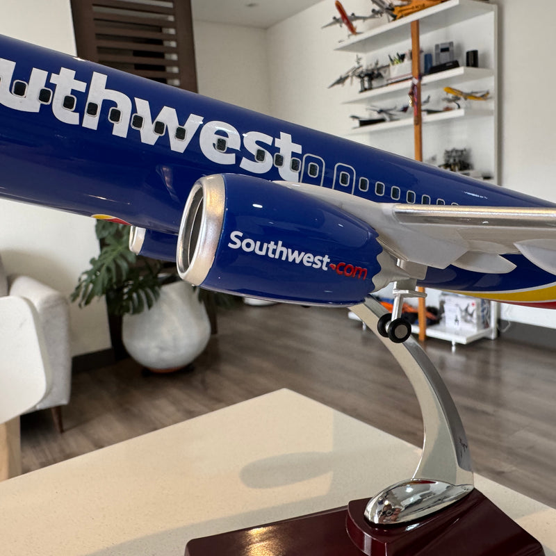Boeing 737 MAX 8 Southwest 1:80 – 47 cm / 18.5 in – LED Lights (PRE ORDER) - Image 6
