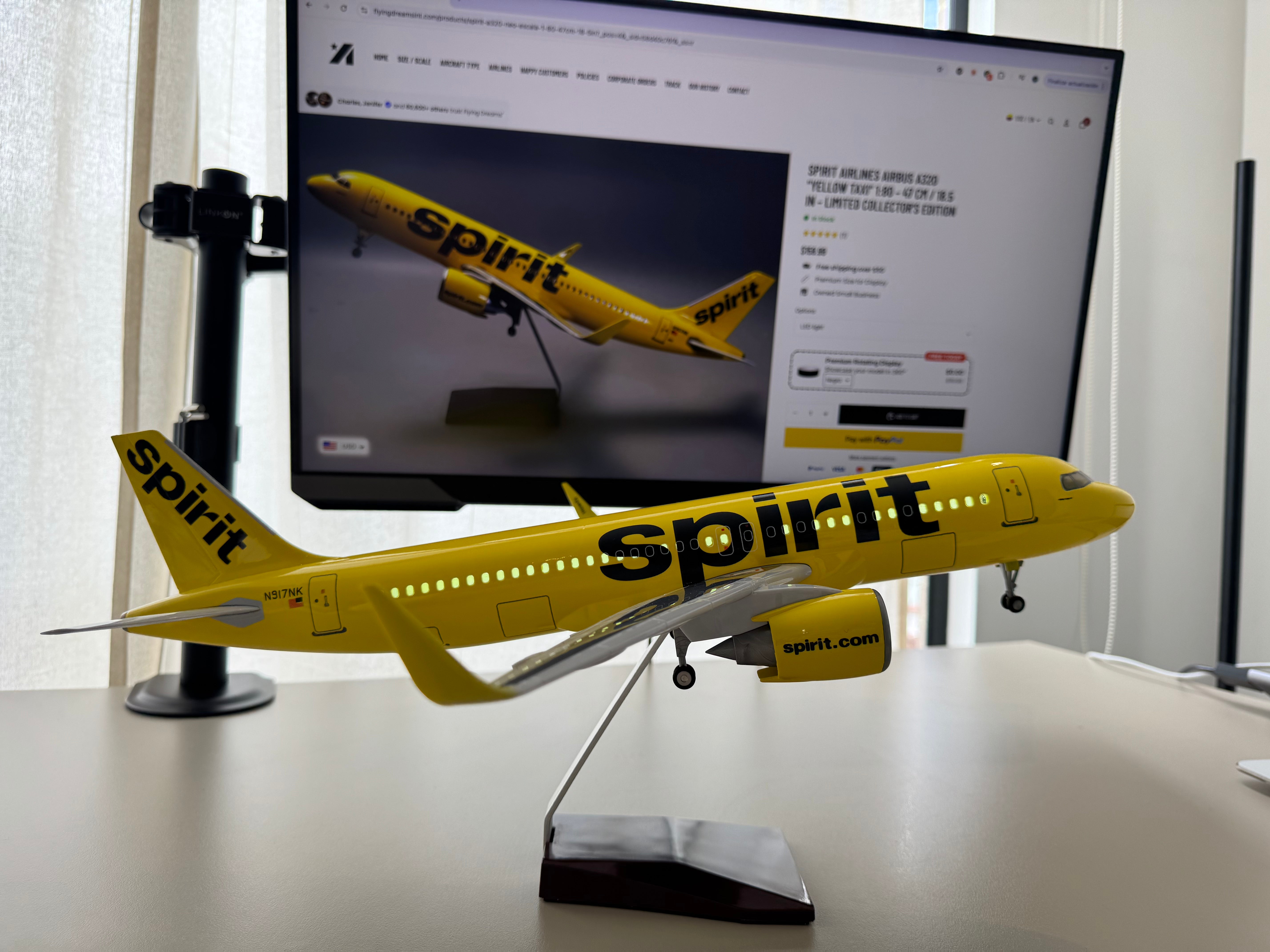Spirit Airlines Airbus A320 "Yellow Taxi" 1:80 – 47 cm / 18.5 in – Limited Collector's Edition - Gallery 7