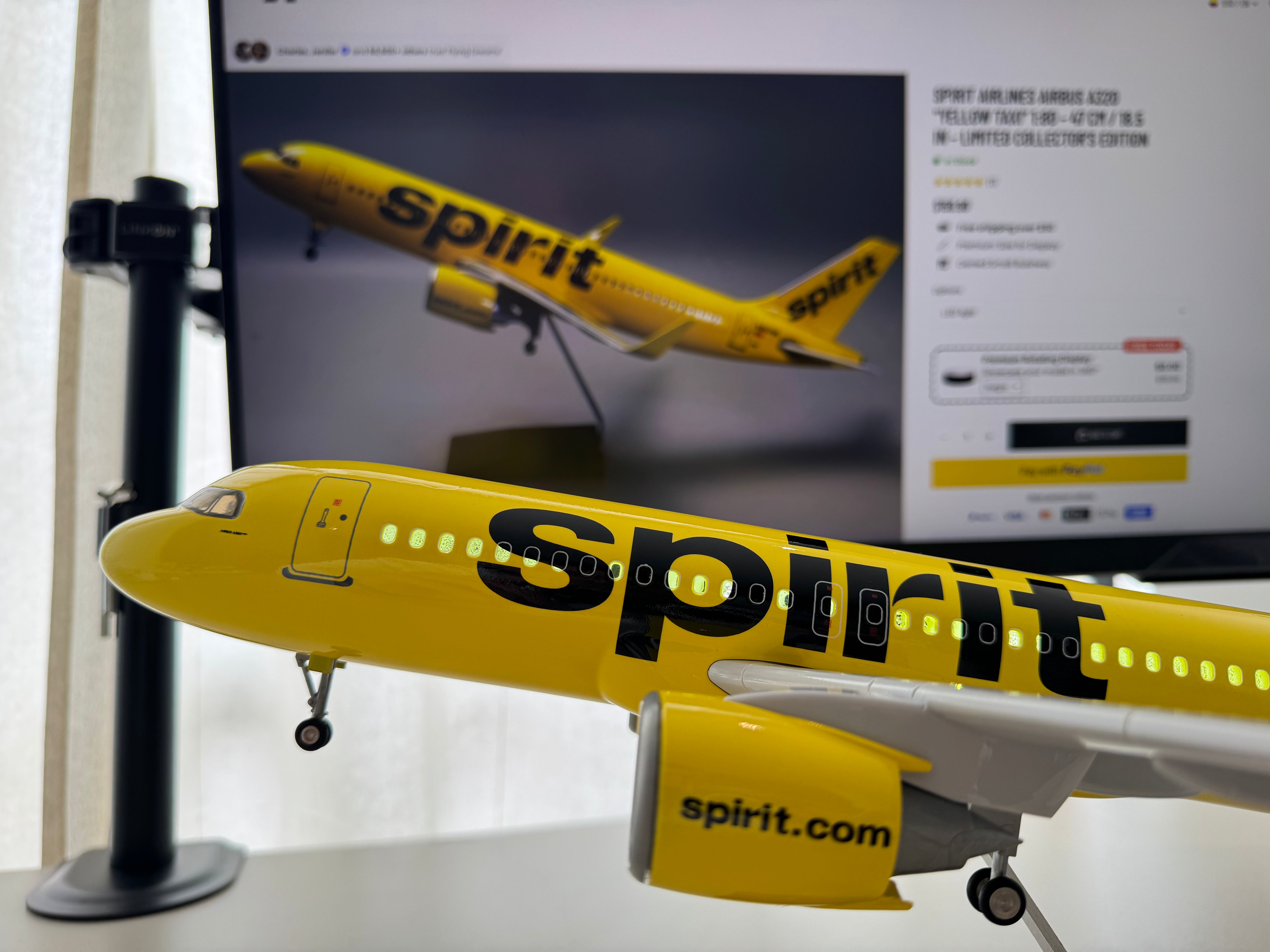 Spirit Airlines Airbus A320 "Yellow Taxi" 1:80 – 47 cm / 18.5 in – Limited Collector's Edition - Gallery 9
