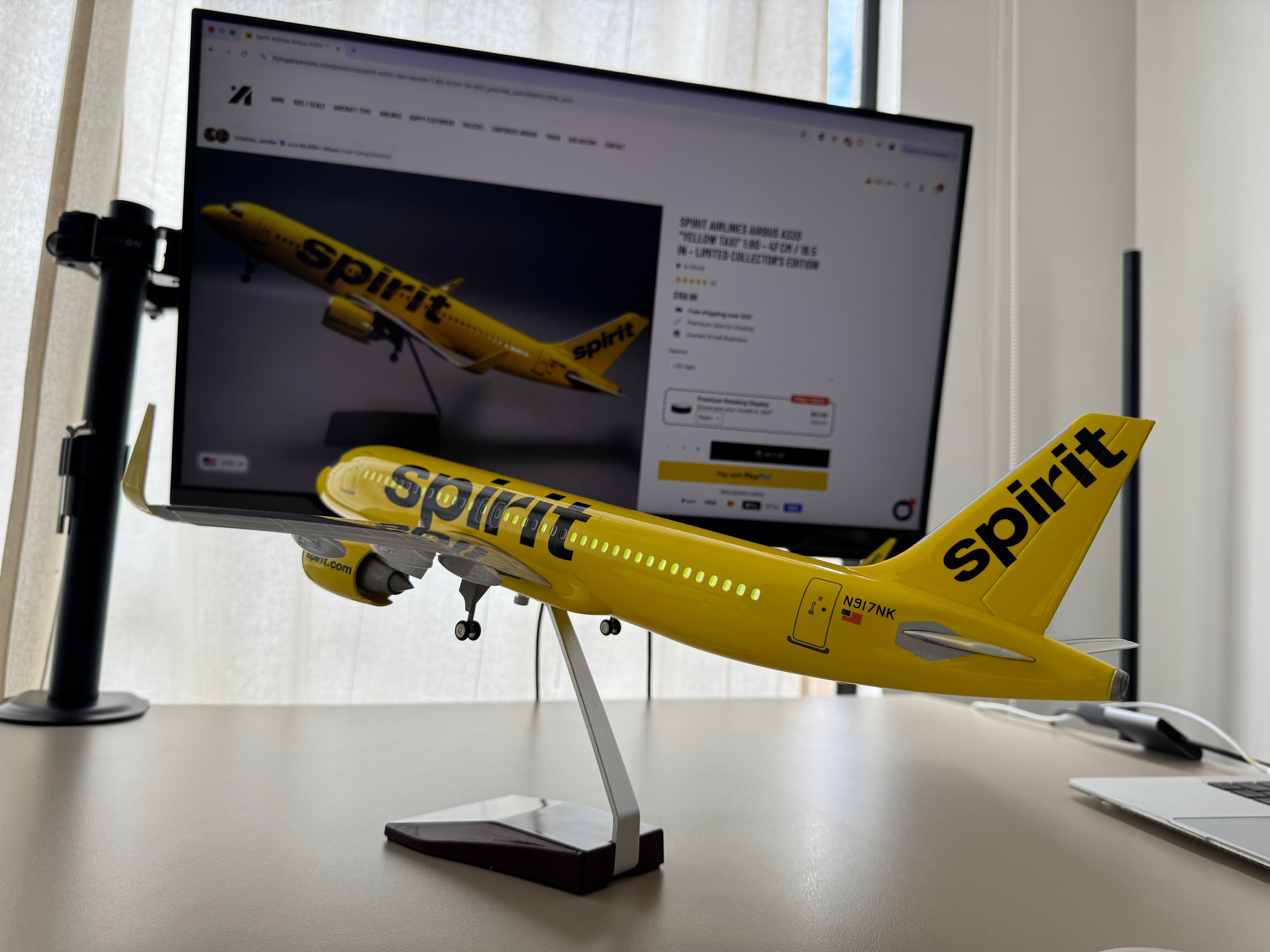 Spirit Airlines Airbus A320 "Yellow Taxi" 1:80 – 47 cm / 18.5 in – Limited Collector's Edition - Gallery 12
