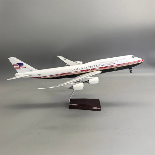 Air Force One Boeing 747-8 (VC-25B) 1:150 Scale Model Airplane – New Presidential Livery (47cm / 18.5")