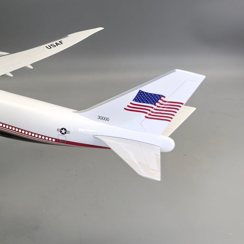 Air Force One Boeing 747-8 (VC-25B) 1:150 Scale Model Airplane – New Presidential Livery (47cm / 18.5") - Image 5