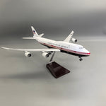 Air Force One Boeing 747-8 (VC-25B) 1:150 Scale Model Airplane – New Presidential Livery (47cm / 18.5") - Thumbnail 6