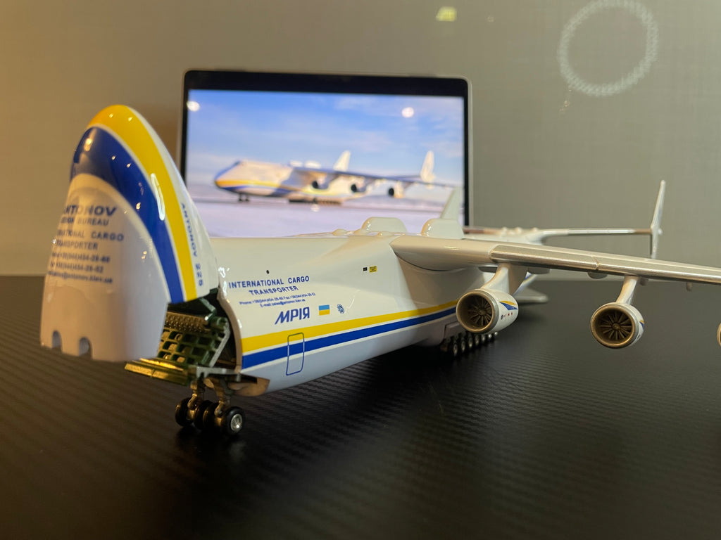مقتنيات أنتونوف AN-225 مريا - 16.5 بوصة - 42 سم - نموذج عرض فاخر
