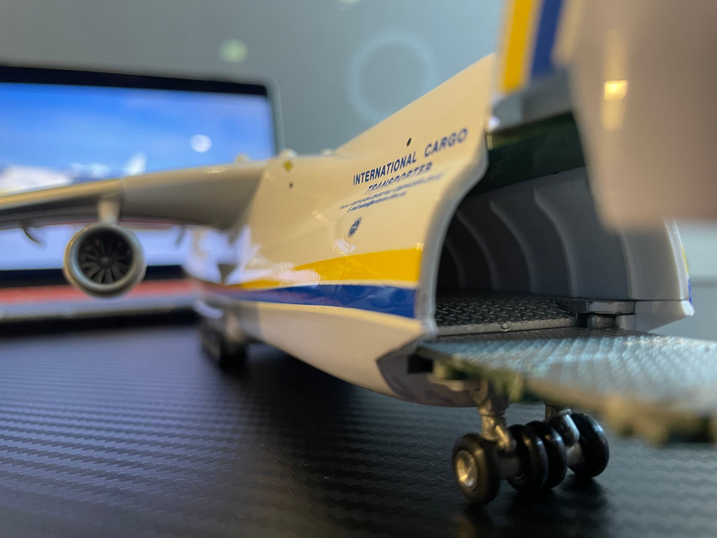 مقتنيات أنتونوف AN-225 مريا - 16.5 بوصة - 42 سم - نموذج عرض فاخر