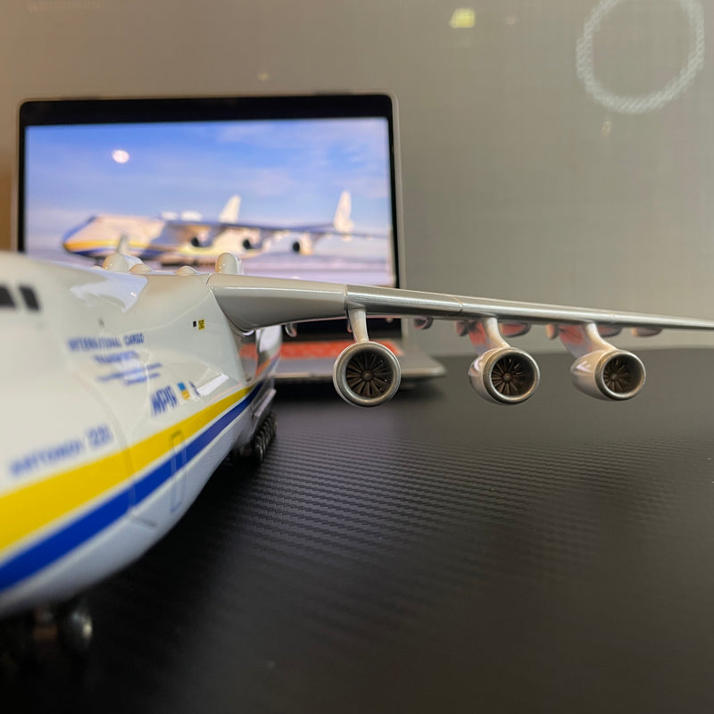 مقتنيات أنتونوف AN-225 مريا - 16.5 بوصة - 42 سم - نموذج عرض فاخر - Image 9