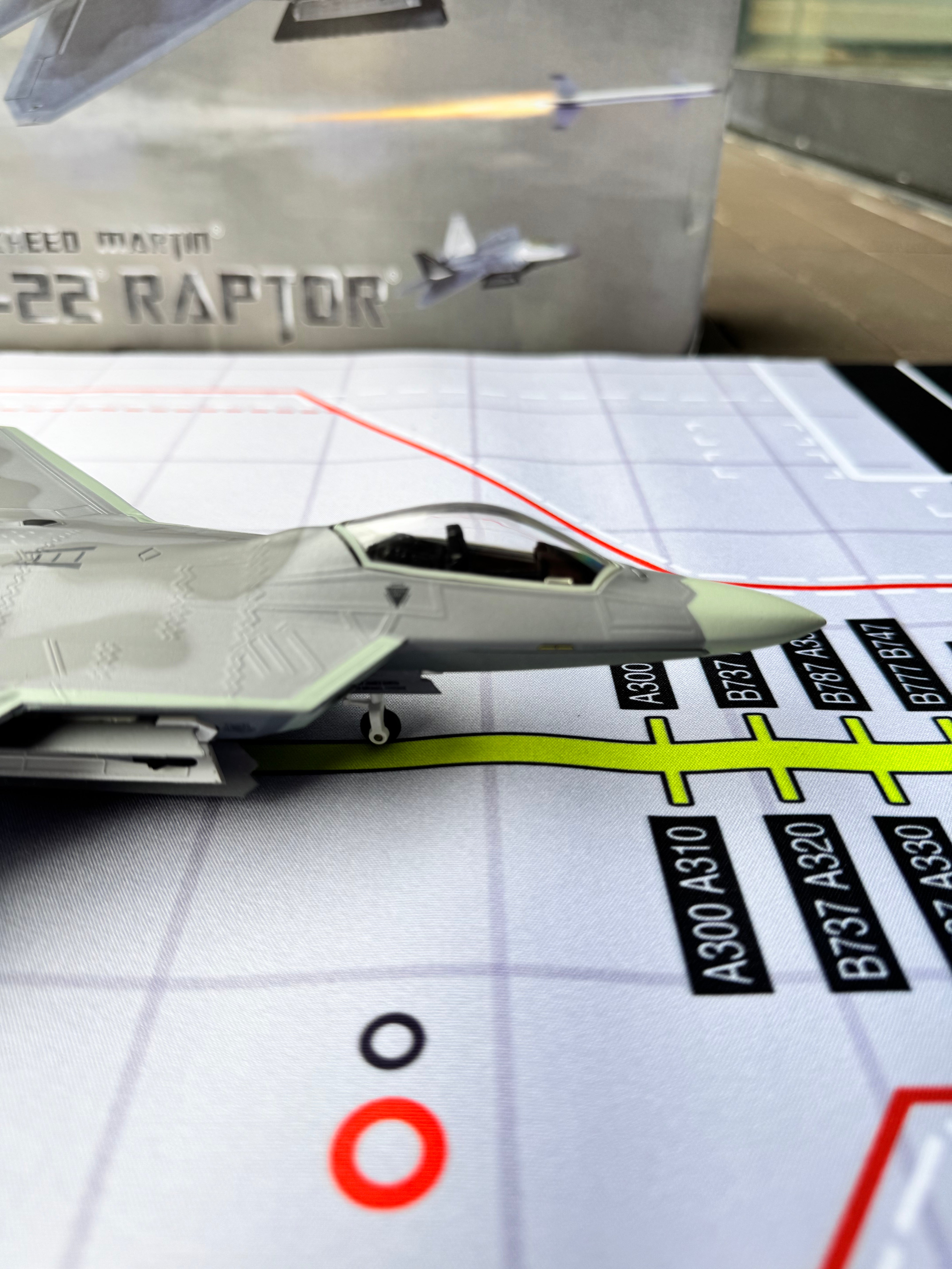 F-22 Raptor Caza Sigiloso 1:72 – Aleación Fundida a Presión de Precisión – 25.9 cm - Gallery 9
