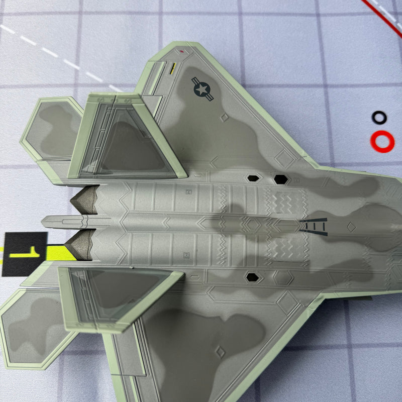 F-22 Raptor Caza Sigiloso 1:72 – Aleación Fundida a Presión de Precisión – 25.9 cm - Image 10