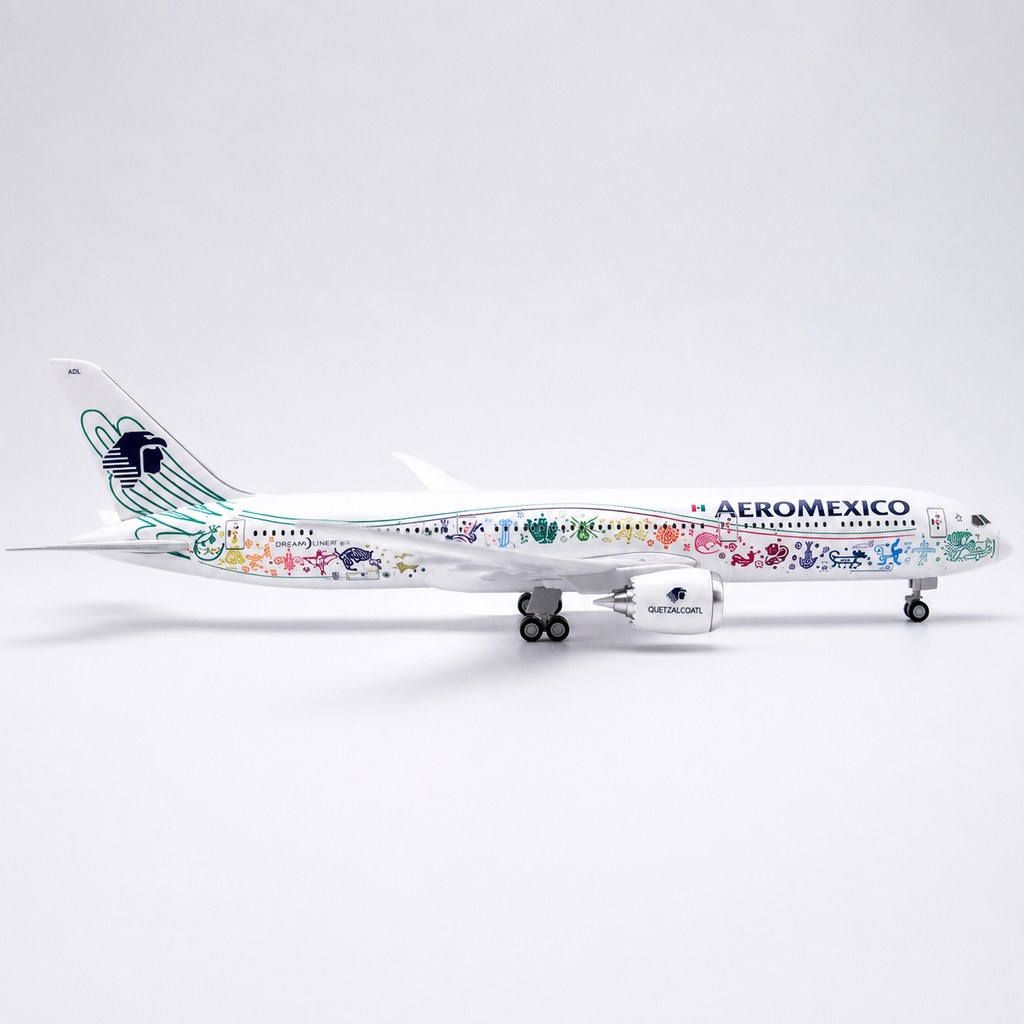 Aeroméxico Boeing B787 – 30 cm / 11.8 in – Solid Resin Desktop Display Model