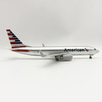 Boeing 737 American Airlines – Escala 1:130 – 30 cm (11,8 pulgadas) – Resina – Diseño moderno