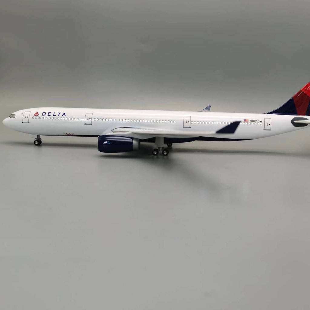 A330 Delta Airlines - Scale 1/135 - 47cm - 18.5 in - Airplane Model