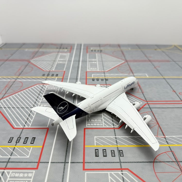 Lufthansa Airbus A380 D-AIMB / D-AIMC  Scale 1:400  YY Wings  18.19 cm