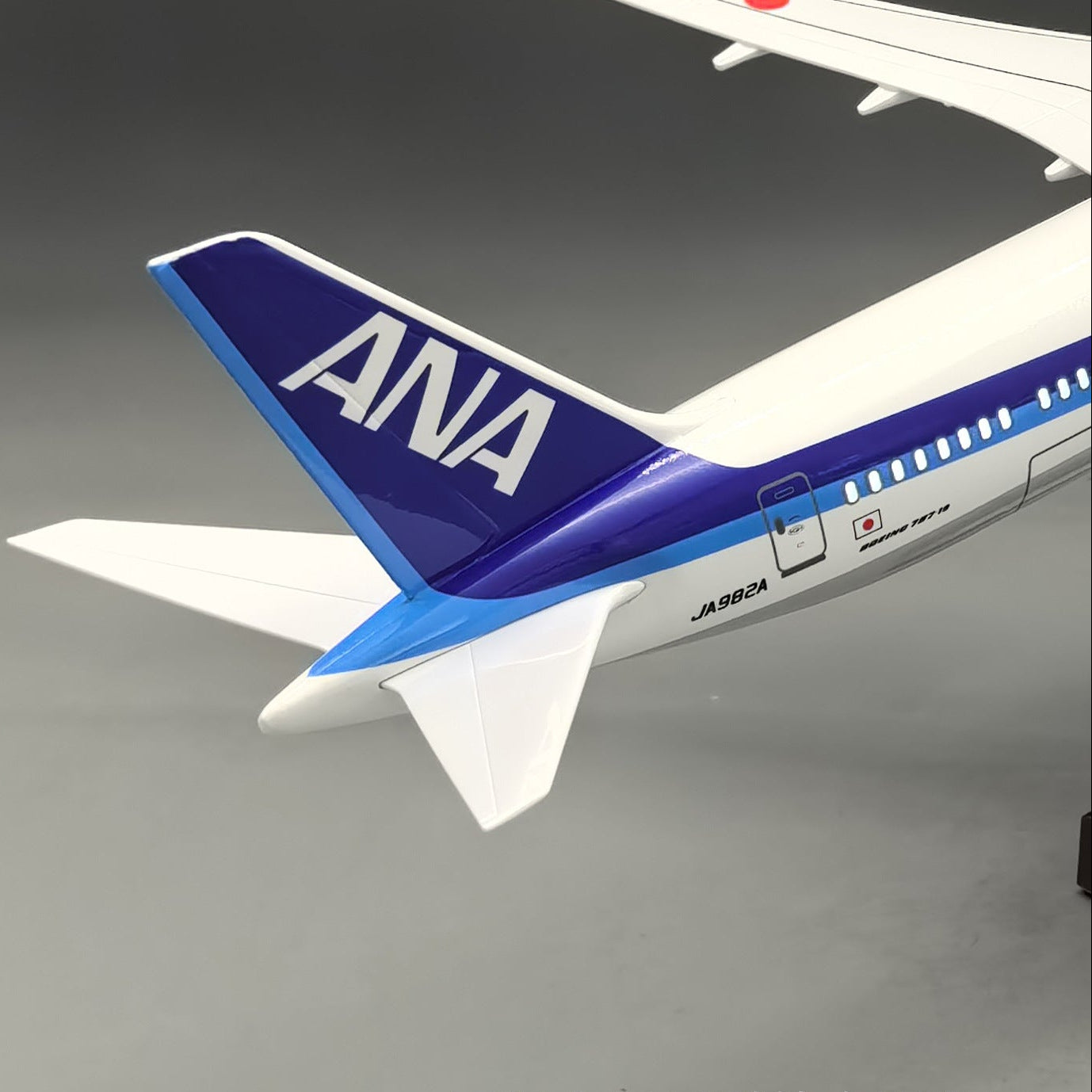 ANA Boeing 787-10 Dreamliner 1:145 – 48 cm / 18.9 in – Inspiration of Japan Edition