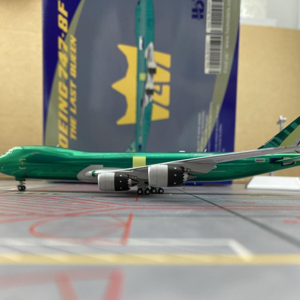Atlas Air Boeing 747-8F N863GT  Scale 1:400  HX Models  19.08 cm