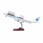 Boeing 747 PAN AM 1:150 – 47 cm / 18.5 in – Opening Interior