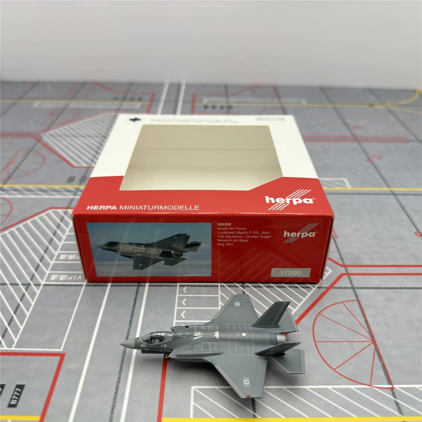 Modelo de avión militar de metal Herpa Wings 1 200 US Air Force F-35A USS Lightnings 11-5020