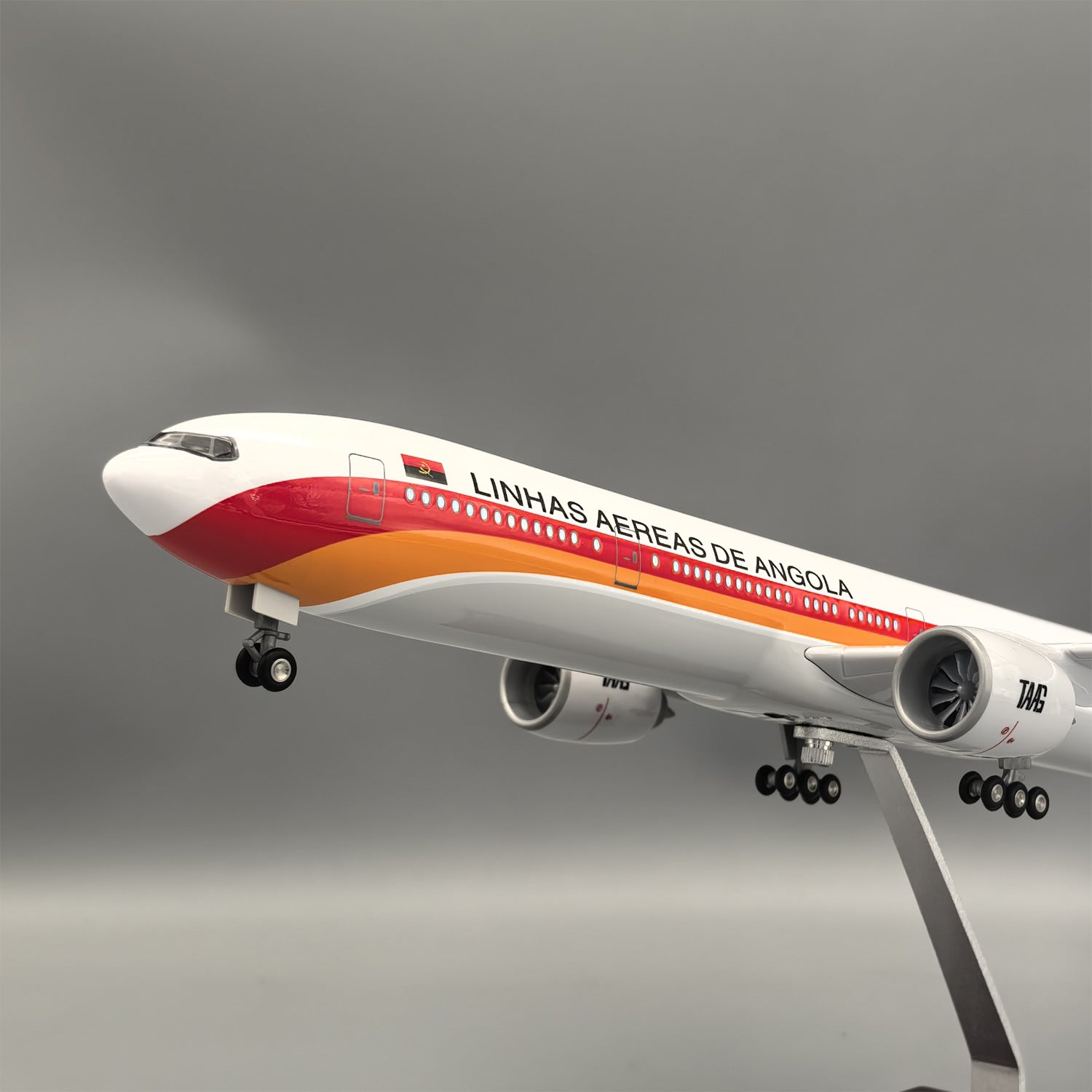 B777 TAAG Angola Airlines - ESCALA 1/157 - 47 CM - 18,5 PULGADAS