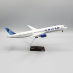 United Airlines Boeing 787-10 1:145 – 47 cm / 18.5 in – LED Lights
