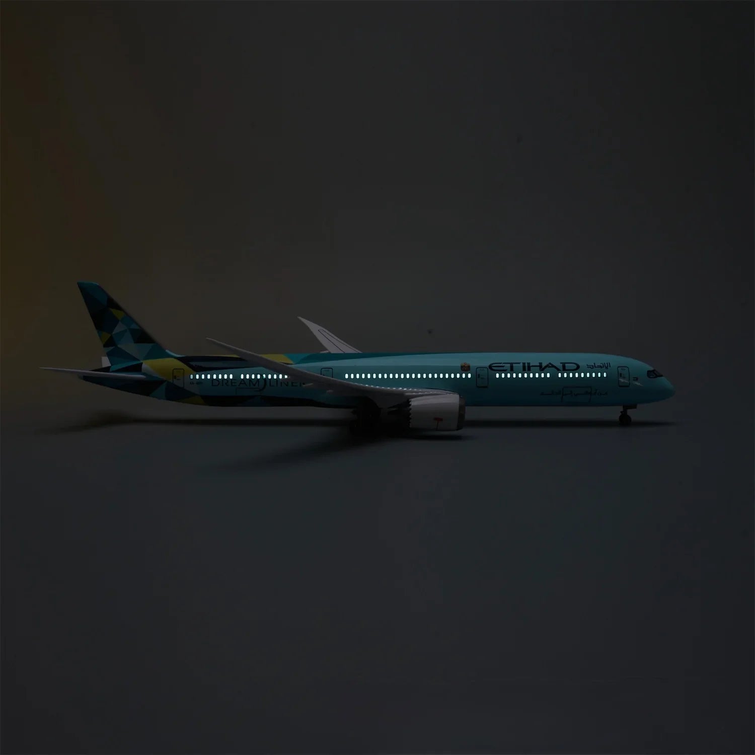 Boeing 787-10 Etihad Airways 1:145 – 47 cm / 18.5 in – LED Lights - Gallery 4