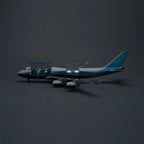 Prototype Boeing 747-400 1:150 – 47 cm / 18.5 in – Opening Cabin Hatches