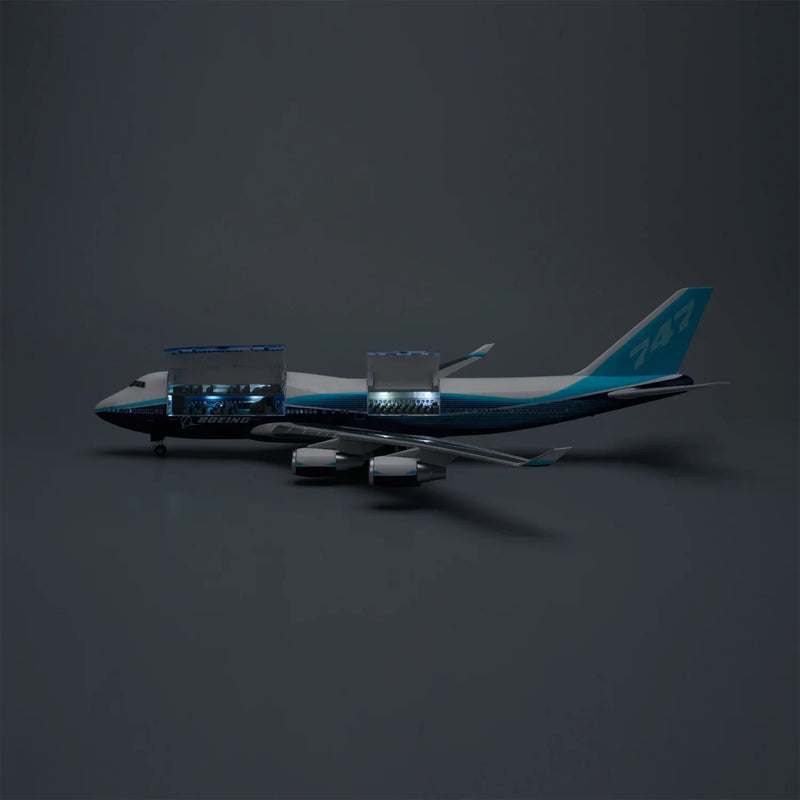 Prototype Boeing 747-400 1:150 – 47 cm / 18.5 in – Opening Cabin Hatches - Image 5