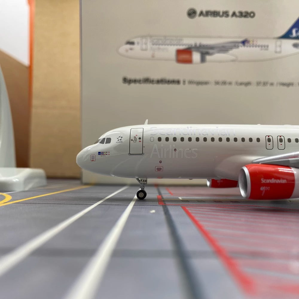 Hogan Wings 1/200 Scandinavian Airlines Airbus A320  OY-KAN