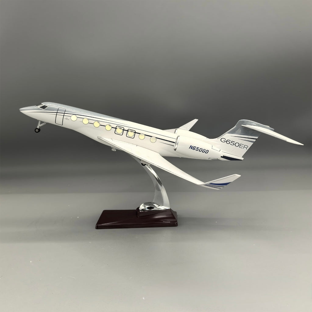 Gulfstream G650ER – Scale 1:50 –  17.7 in - 45 cm – Resin – Premium Display Stand