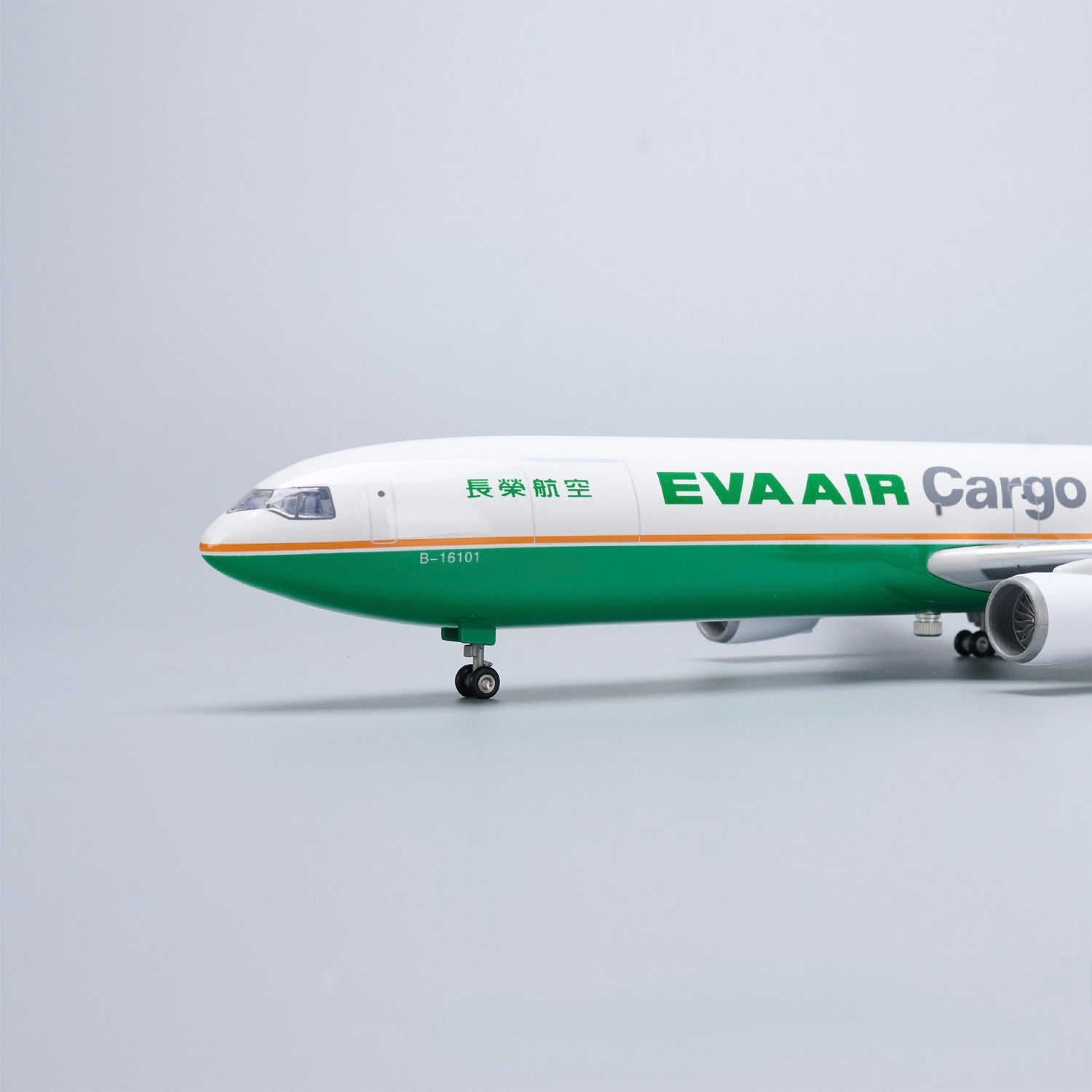 EVA AIR MD-11 McDonnell Douglas – Scale 1:130 – 47 cm/18.5 in – ABS Resin