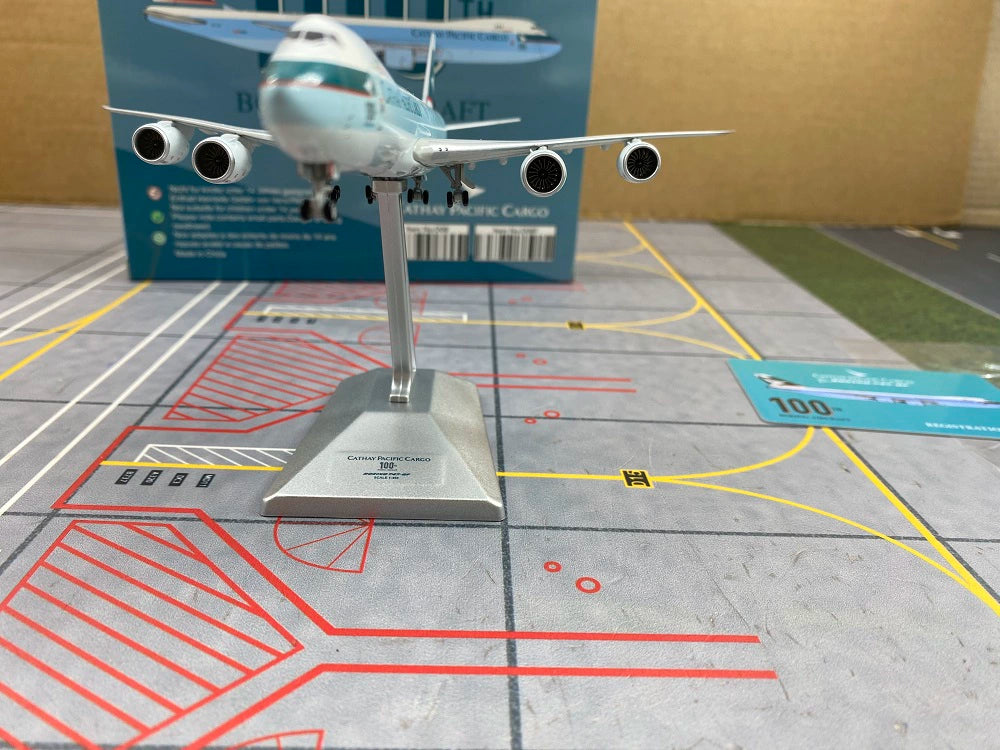 YY Wings 1/400 Cathay Pacific Boeing 747-8F