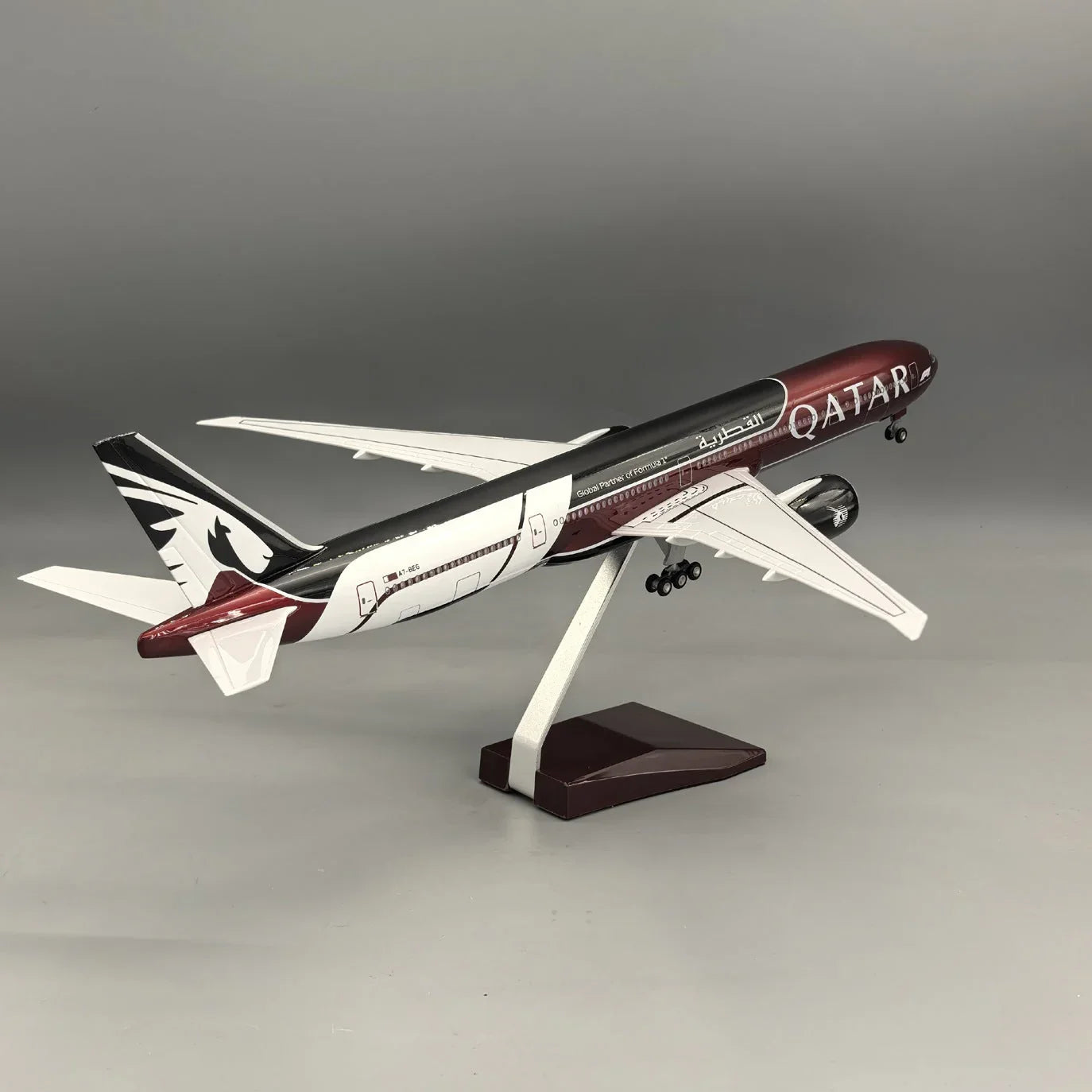 Qatar Airways Boeing 777-300ER Formula 1 Special Livery 1:135 – 47