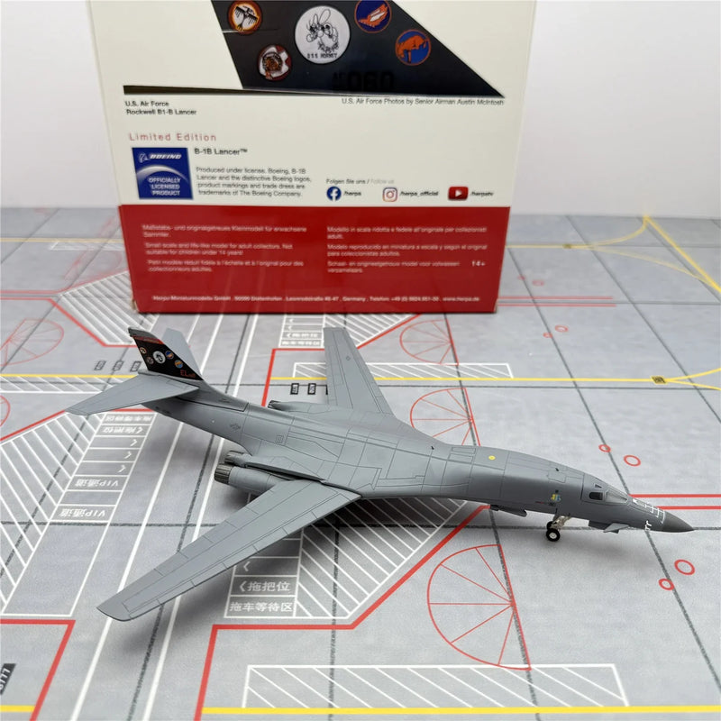 United States Air Force Rockwell B-1B Lancer 85-0060  Scale 1:200  Herpa Wings  22.25 cm - Image 5