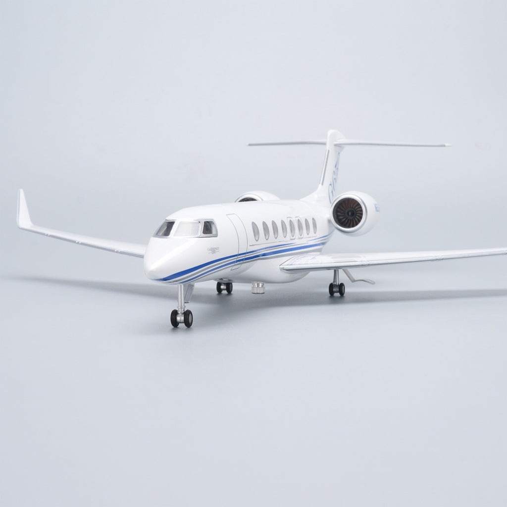 Gulfstream G650ER Jet Model – 1:50 Scale (45cm / 17.7in) – LED Architectural Cutaway