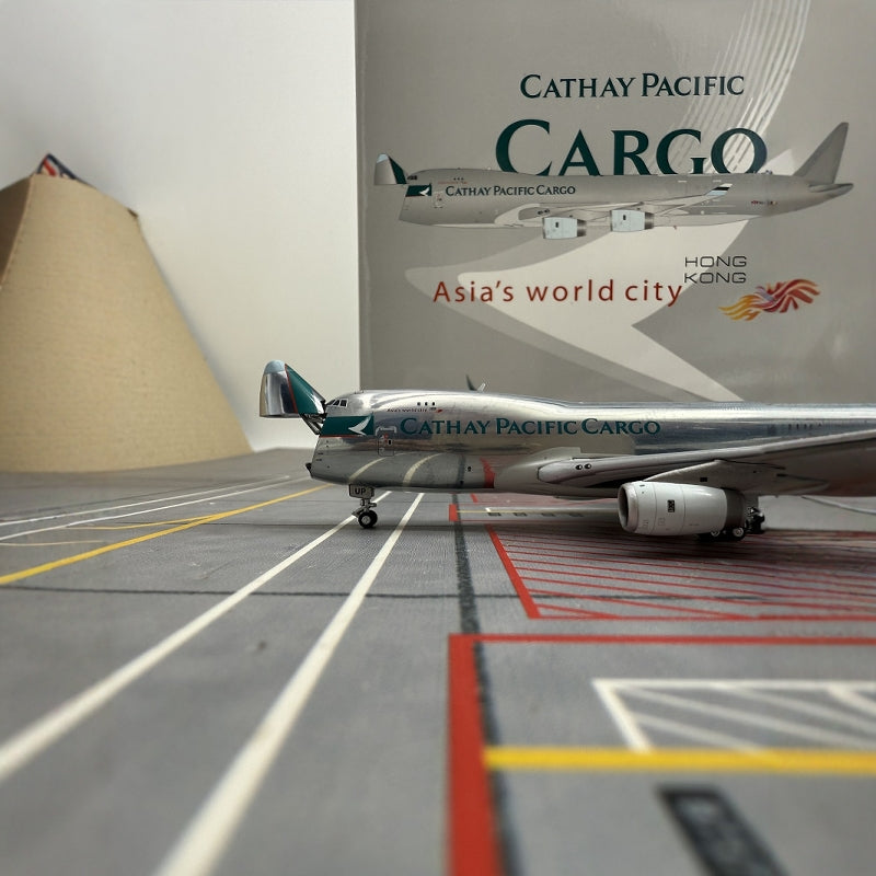Cathay Pacific Boeing 747-400F B-HUP  Scale 1:400  YY Wings  17.67 cm