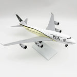 Boeing 747 Pakistan International Airlines (PIA) – Scale 1:150 – 30 cm (11.8 in) – Resin – Classic Livery - Thumbnail 2