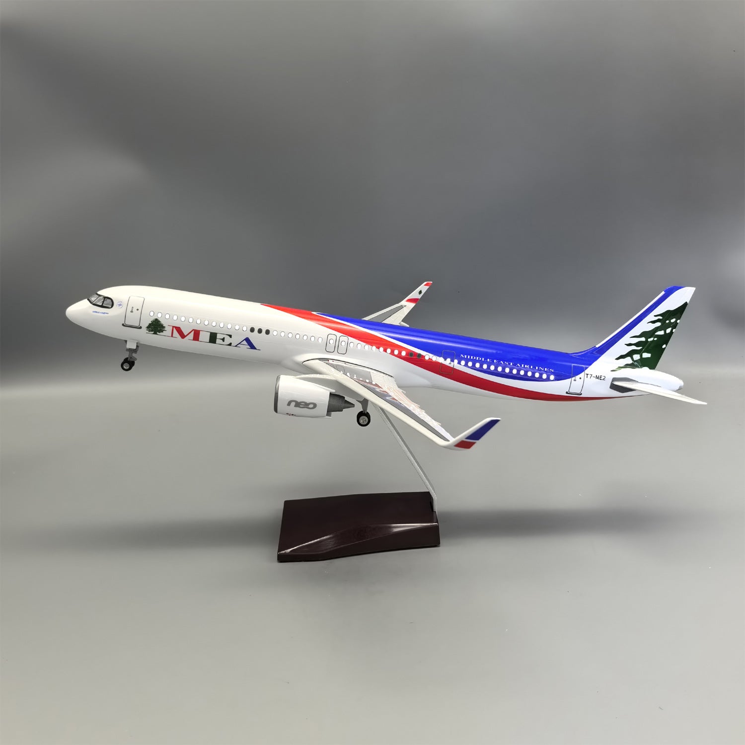 A321NEO MIDDLE EAST AIRLINES - SCALE 1/100 - 44CM - 18.5 IN - AIRPLANE MODEL