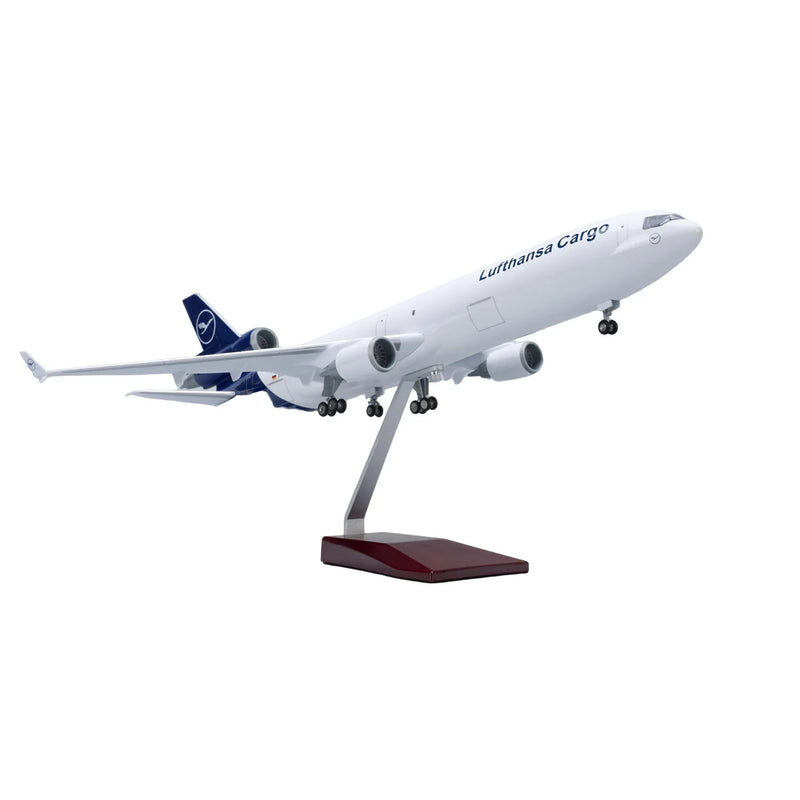MD-11 Lufthansa Cargo 1:130 – 47 cm / 18.5 in - Image 4