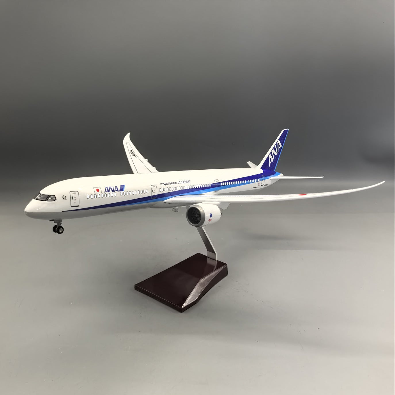 ANA Boeing 787-10 Dreamliner 1:145 – 48 cm / 18.9 in – Inspiration of Japan Edition
