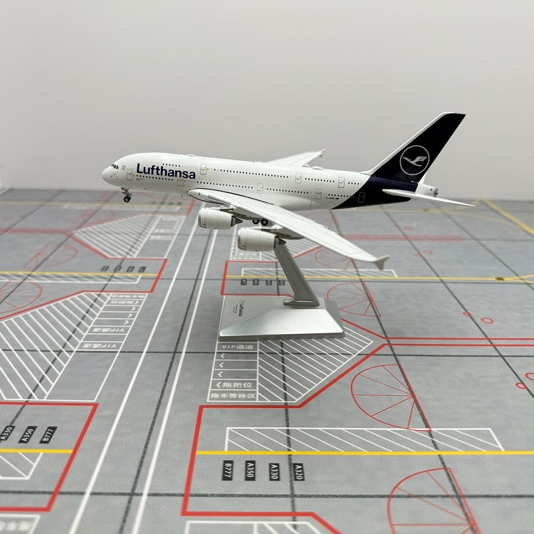 Lufthansa Airbus A380 D-AIMB / D-AIMC  Scale 1:400  YY Wings  18.19 cm