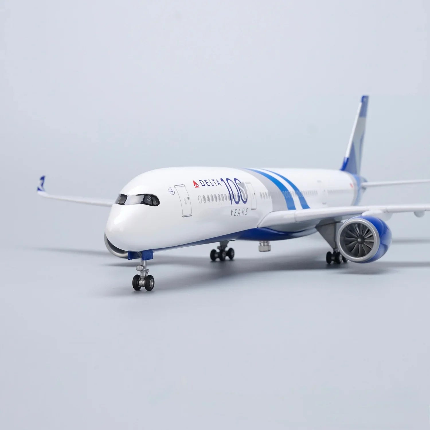 A350 Delta Airlines 1:142 – 47 cm / 18.5 in – 100 YEARS Commemorative - Gallery 8