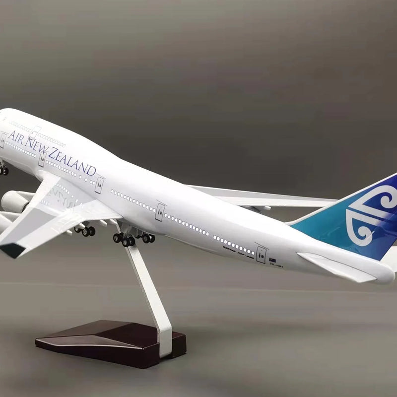 B747 Air New Zealand  - Scale 1/150 - 47cm - 18.5in - Airplane Model - Image 3