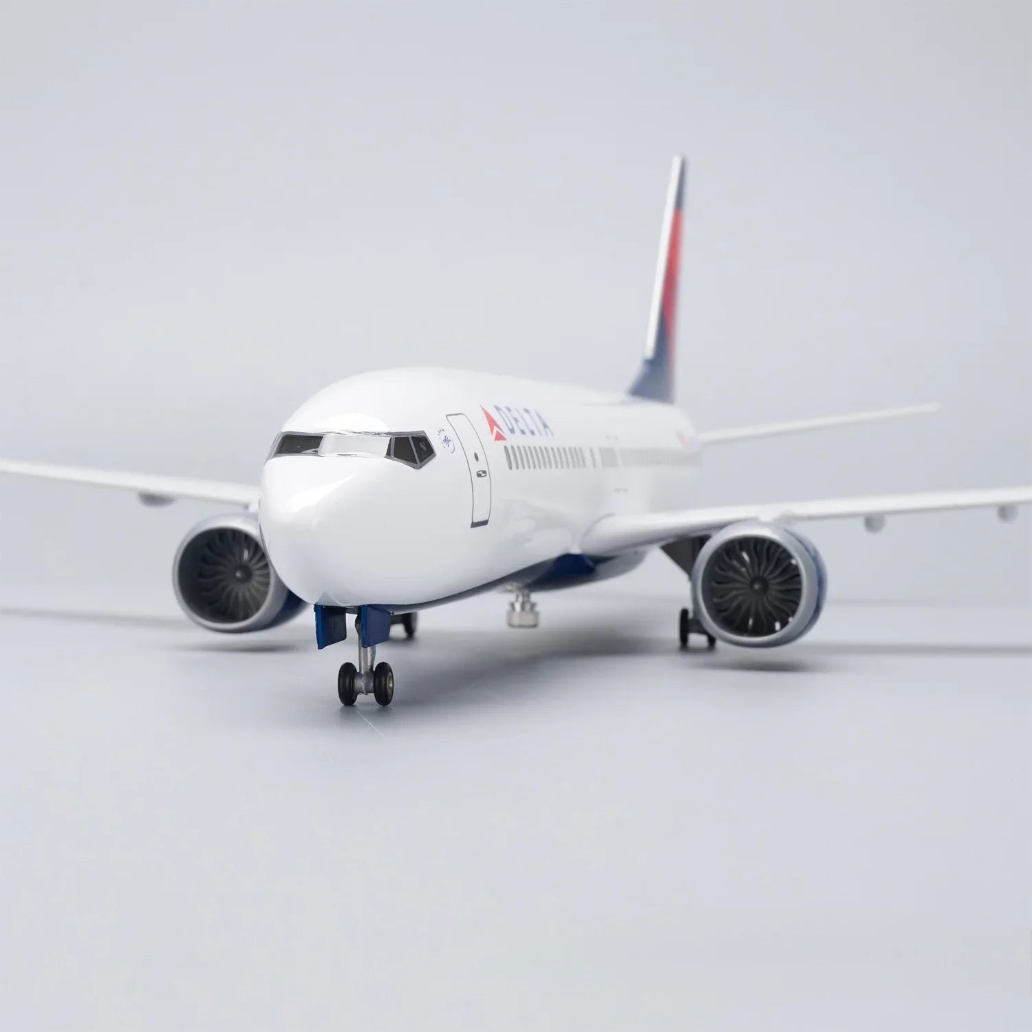 Boeing 737-800 Delta 1:80 – 47 cm / 18.5 in – LED Lights - Gallery 5