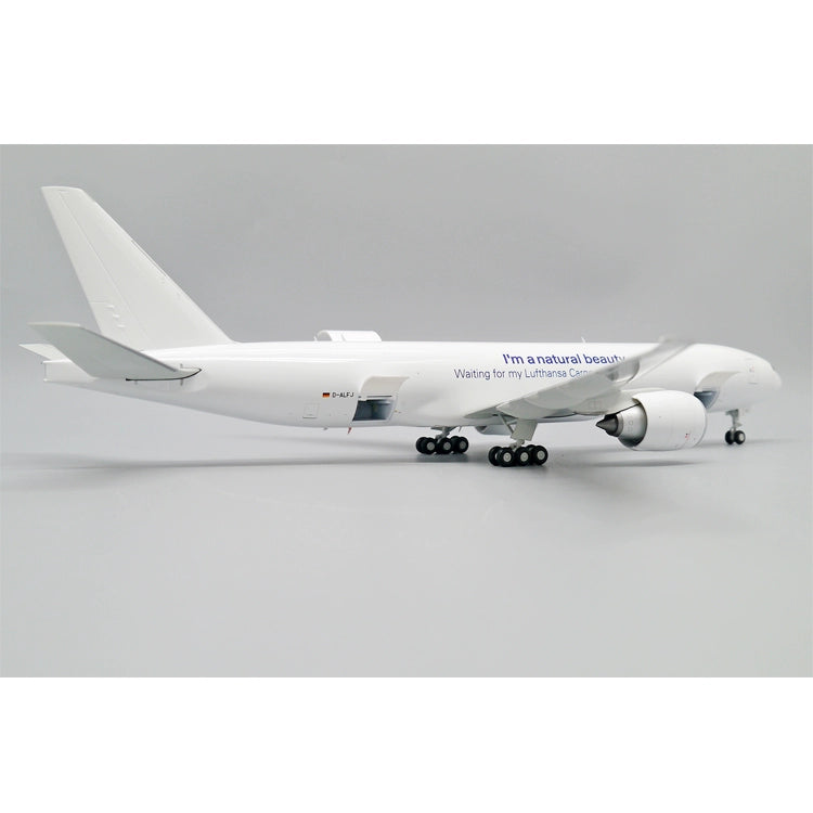 JC Wings 1:200 B777-200LRF Lufthansa D-ALFJ XX20193C Open Cabin Version