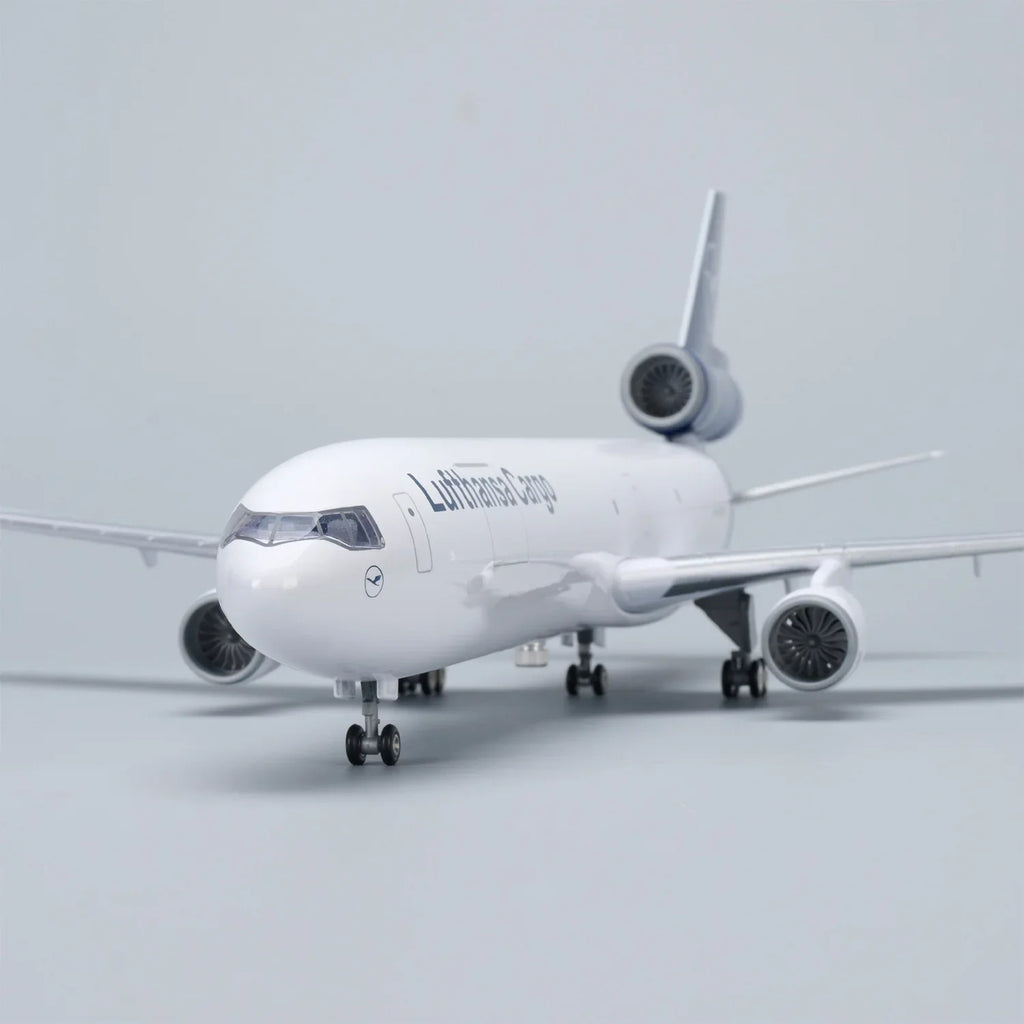 MD-11 Lufthansa Cargo 1:130 – 47 cm / 18.5 in