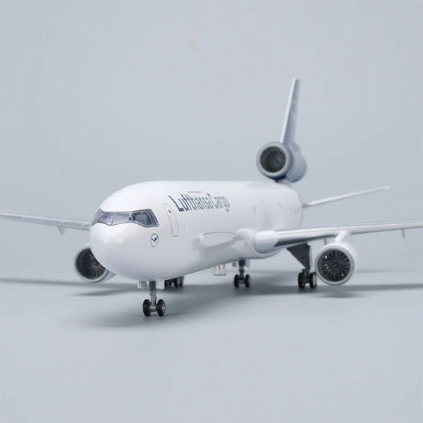 MD-11 Lufthansa Cargo 1:130 – 47 cm / 18.5 in - Secondary