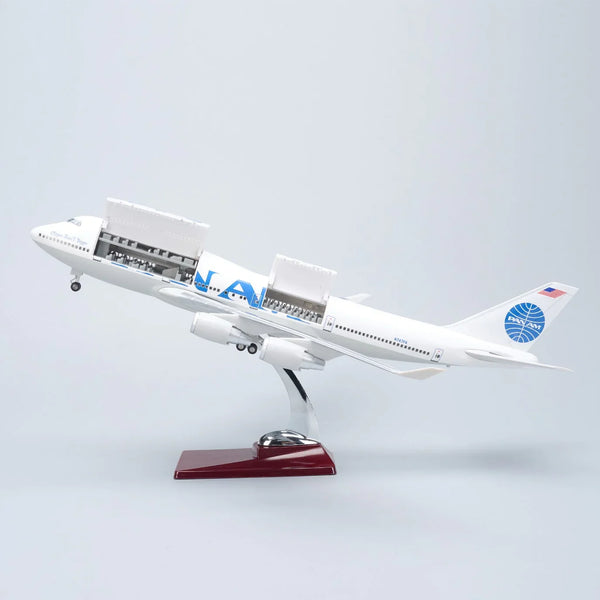 Boeing 747 PAN AM 1:150 – 47 cm / 18.5 in – Opening Interior