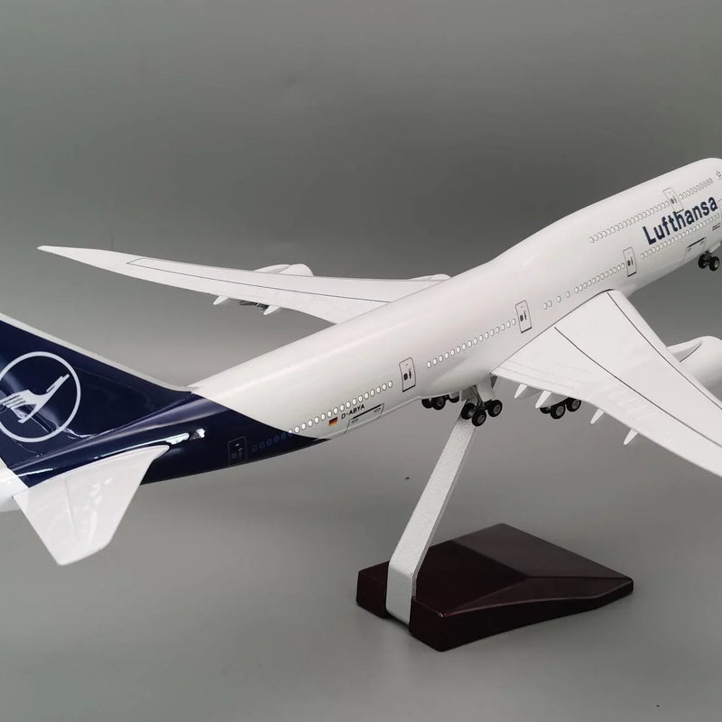 B747 Lufthansa New Painting - Scale 1/150 - 47cm - 18.5 in - Image 3