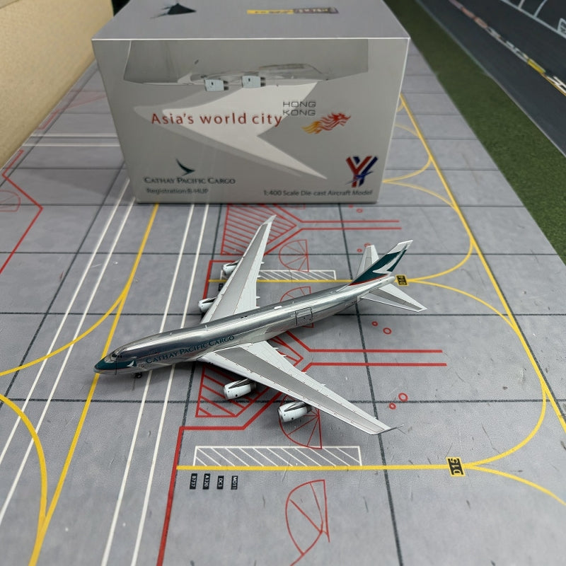 Cathay Pacific Boeing 747-400F B-HUP  Scale 1:400  YY Wings  17.67 cm