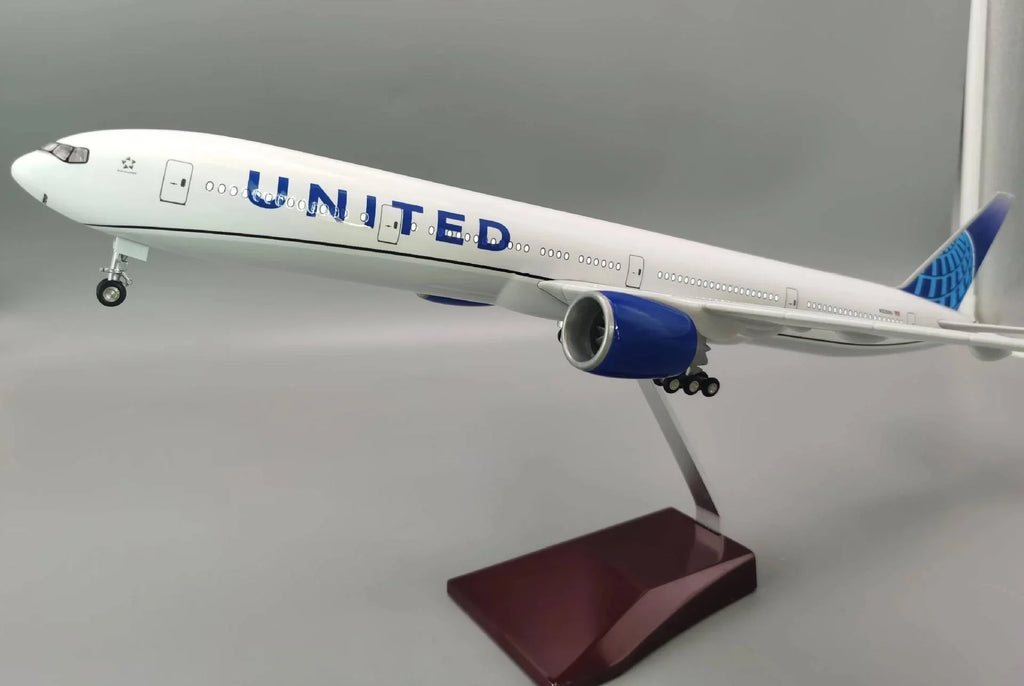 B777 United Airlines  - Scale 1/157 - 47cm - 18.5 in - Airplane Model