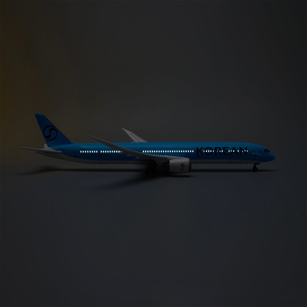Boeing 787-10 Korean Air 1:145 – 43 cm / 16.9in – LED Lights