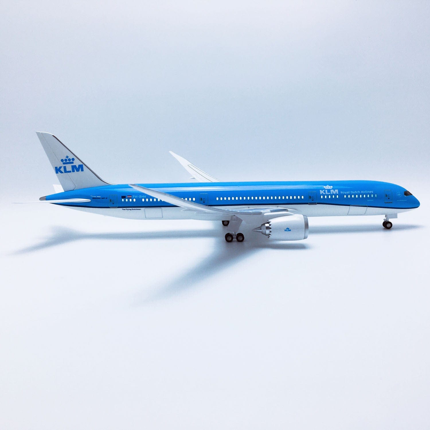 B787-9 KLM - Escala 1/130 - 43cm - 16,9 pulgadas